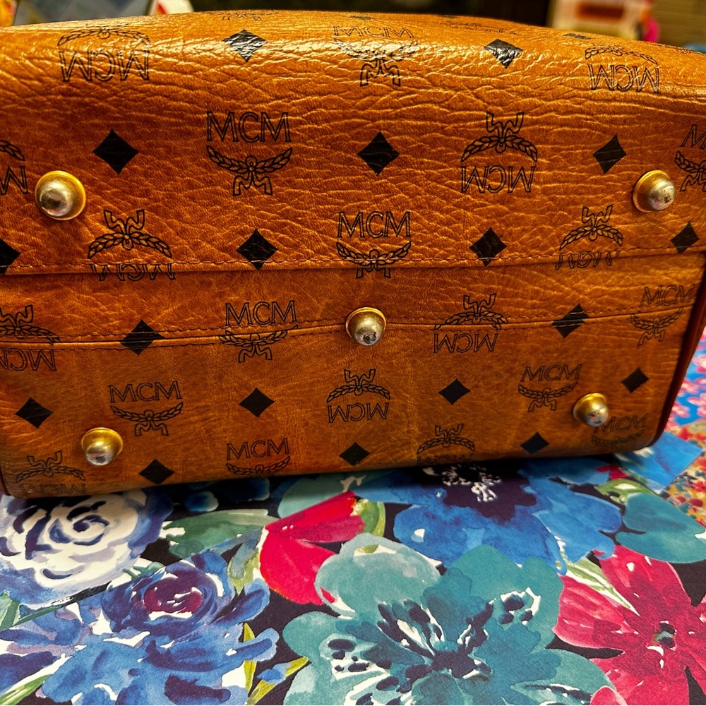 💛⚜️ MCM Hand Bag  Brown PVC⚜️💛 - Picture 8 of 8
